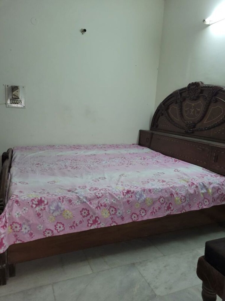 Bedroom, palam vihar 1 Bedroom 700 Sq.Ft. Builder Floor In Palam Vihar Gurgaon 9781535