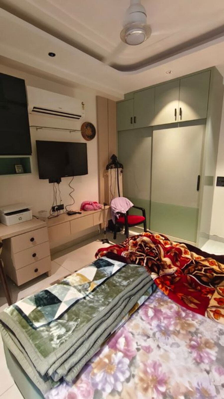 Master Bedroom, palam vihar 3 Bedroom 1800 Sq.Ft. Builder Floor In Palam Vihar Gurgaon 9781547