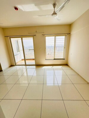 2 BHK Apartment For Rent in VJ YashOne Infinitee, Tathawade