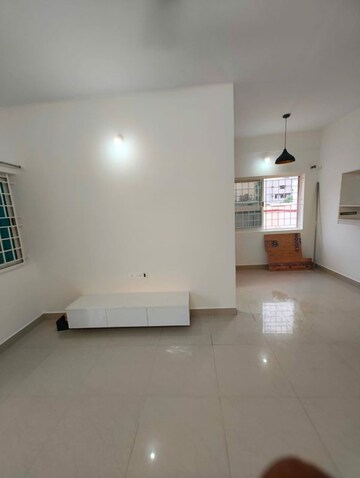 Room in 2 BHK Builder Floor at Indira Apartments New Tippasandra, New Thippasandra – for Rent