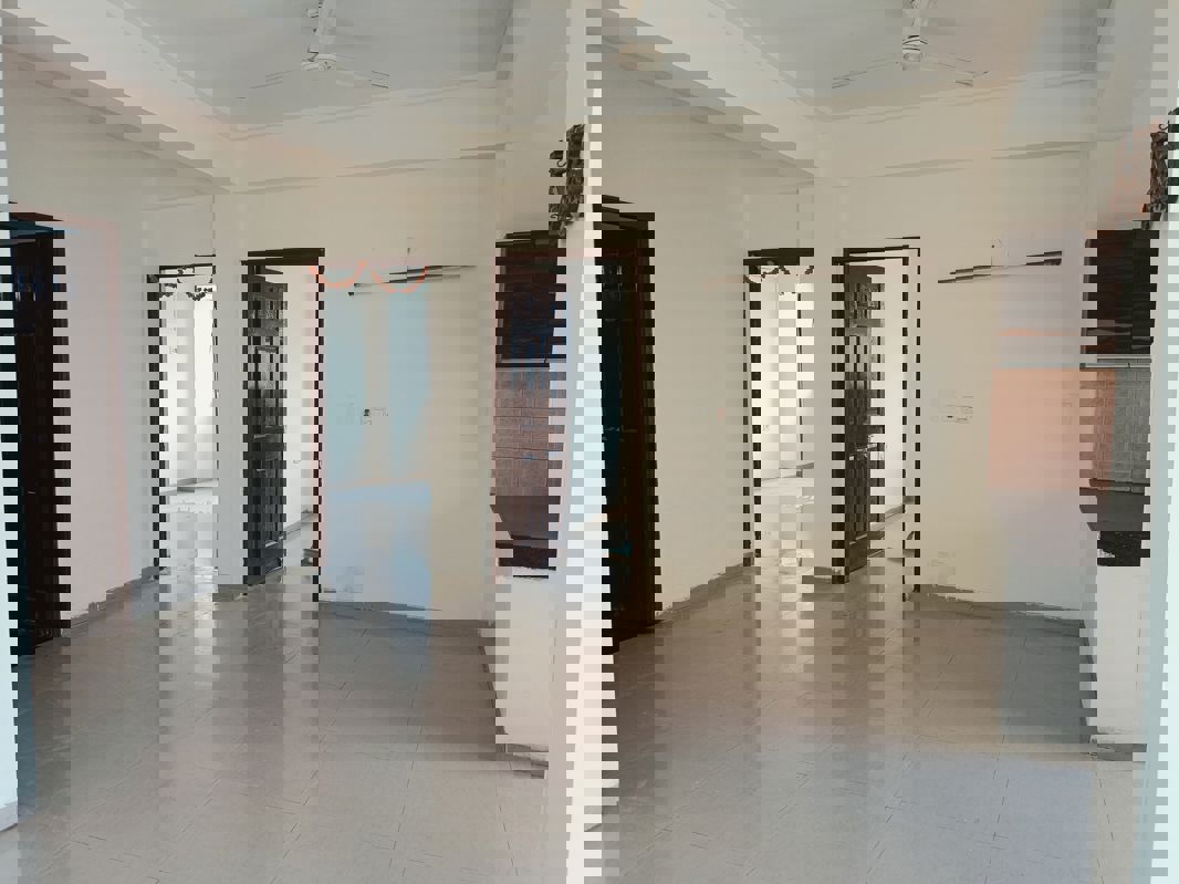 3.5 BHK + Servant Room Apartment For Sale in Sikka Kaamya Greens