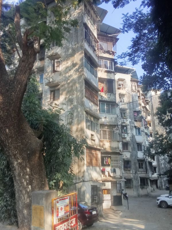 1 Rk  430 Sq.Ft. Apartment in High Rise Apartments