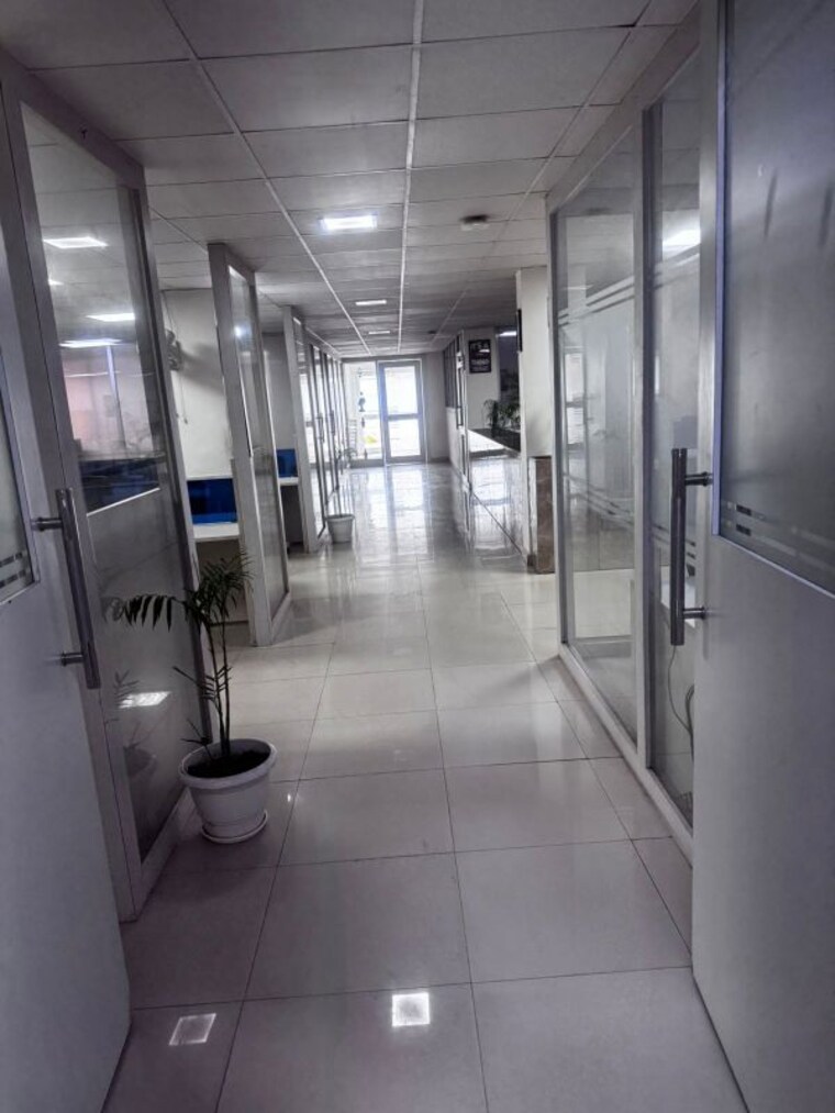 undefined, sector 3 Commercial Office Space 1200 Sq.Ft. In Sector 3 Noida 9781633