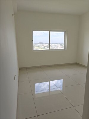 Room in 4 BHK Apartment at Avalon Park At The Prestige City, Sarjapur Road – for Sale