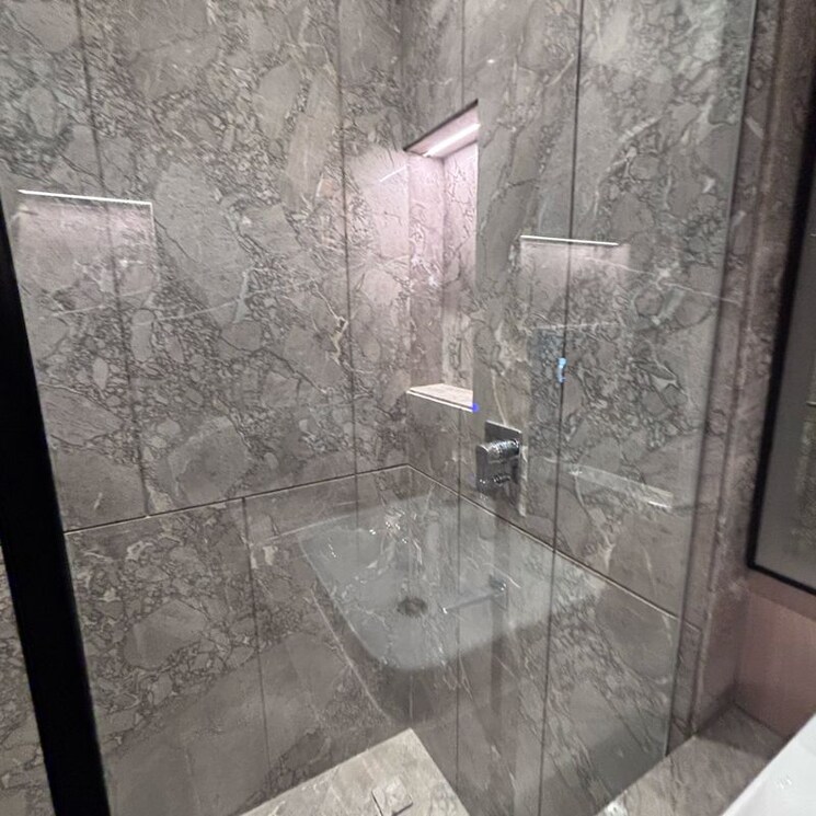 Bathroom, hauz khas 3 Bedroom 200 Sq.Yd. Builder Floor In Hauz Khas Delhi 9781665