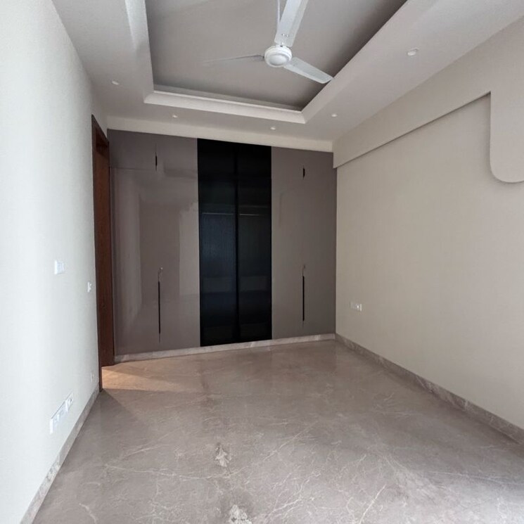 Room, hauz khas 3 Bedroom 200 Sq.Yd. Builder Floor In Hauz Khas Delhi 9781665