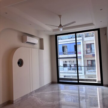 Room in 3 BHK Builder Floor at Hauz Khas – for Sale