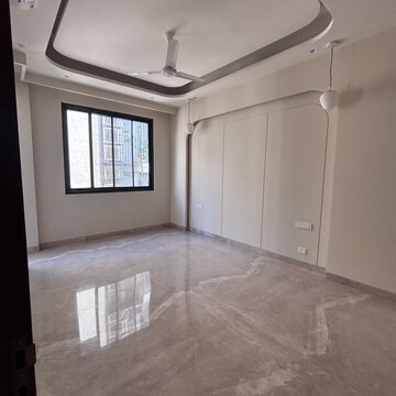 Room in 3 BHK Builder Floor at Hauz Khas – for Sale