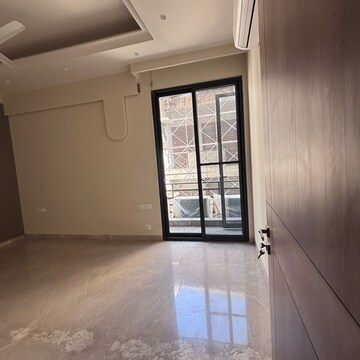 Room in 3 BHK Builder Floor at Hauz Khas – for Sale