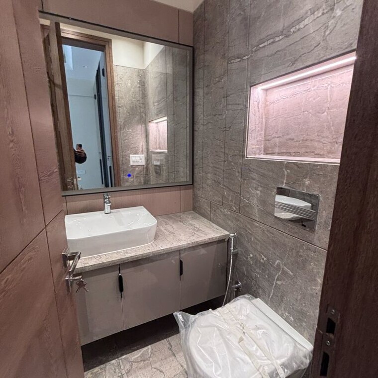 Kitchen, hauz khas 3 Bedroom 200 Sq.Yd. Builder Floor In Hauz Khas Delhi 9781665