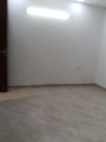 Room in 2 BHK Builder Floor at Paryavaran Complex – for Rent