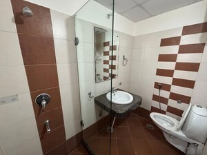 Kitchen in 3 BHK Apartment at Eldeco Elegance, Gomti Nagar – for Rent