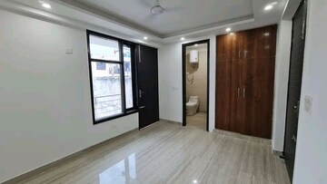 Room in 3 BHK Builder Floor at Chattarpur – for Rent