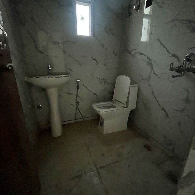 Bathroom, bisrakh jalalpur 2 Bedroom 1050 Sq.Ft. Builder Floor In Bisrakh Jalalpur Greater Noida 9781697