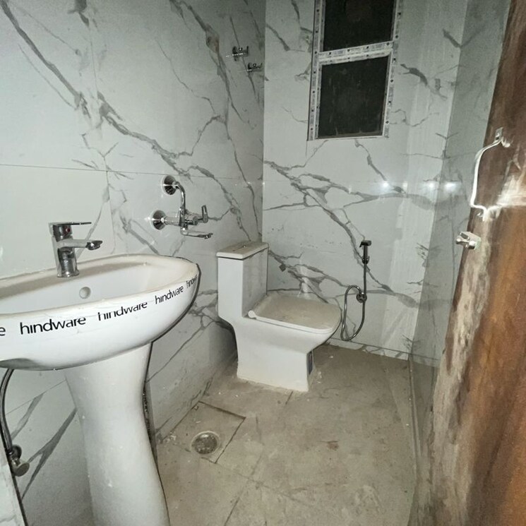 Bathroom, bisrakh jalalpur 2 Bedroom 1050 Sq.Ft. Builder Floor In Bisrakh Jalalpur Greater Noida 9781697