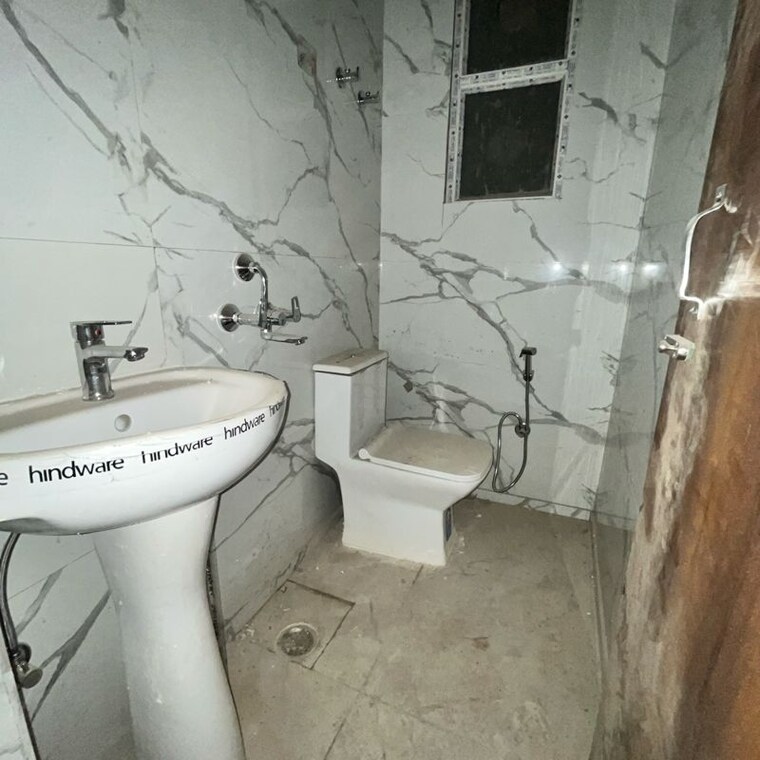 Bathroom, bisrakh jalalpur 2 Bedroom 1050 Sq.Ft. Builder Floor In Bisrakh Jalalpur Greater Noida 9781697