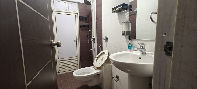 Bathroom, nahar-jonquille-and-jamaica 2 Bedroom 978 Sq.Ft. Apartment In Chandivali Mumbai 9781699