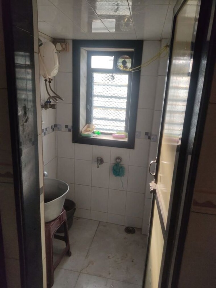 Bathroom, viman-darshan-chs 1.5 Bedroom 510 Sq.Ft. Apartment In Andheri East Mumbai 9666619
