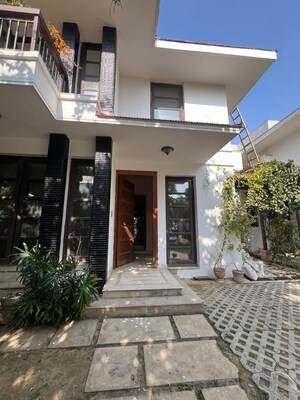 5 BHK Villa For Rent in Vipul Tatvam Villas, Sector 48