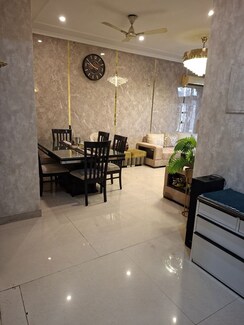 3 BHK + Pooja Room,Servant Room,Study Room,Extra Room Builder Floor For Sale in Green Park