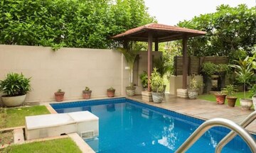Swimming Pool in 5 BHK Villa at Vipul Tatvam Villas, Sector 48 – for Rent