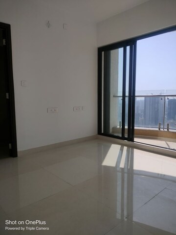 Room in 2 BHK Apartment at Sunteck City Avenue 1, Goregaon West – for Rent