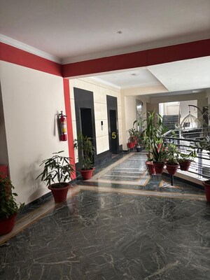 Parking in 3 BHK Apartment at Eldeco Elegance, Gomti Nagar – for Rent