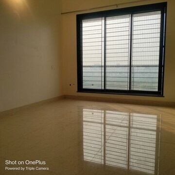 Room in 2 BHK Apartment at Raheja Interface Heights, Malad West – for Rent