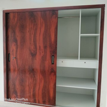 Furnished Amenities in 2 BHK Apartment at Raheja Interface Heights, Malad West – for Rent