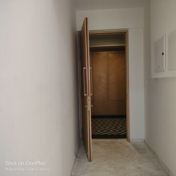 Room in 3 BHK Apartment at Lodha Bel Air, Jogeshwari West – for Rent