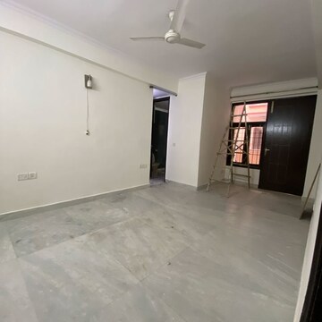 Room in 3 BHK Builder Floor at Chattarpur – for Rent