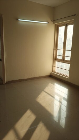 Room in 3 BHK Apartment at Shiv Sai Ozone Park, Sector 86 – for Sale