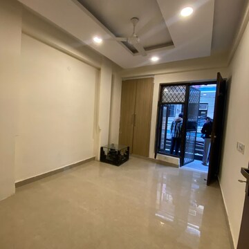 Room in 2 BHK Builder Floor at Chattarpur – for Rent
