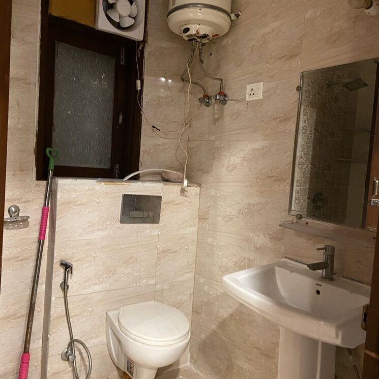 Bathroom, chattarpur 2 Bedroom 1000 Sq.Ft. Builder Floor In Chattarpur Delhi 9781766