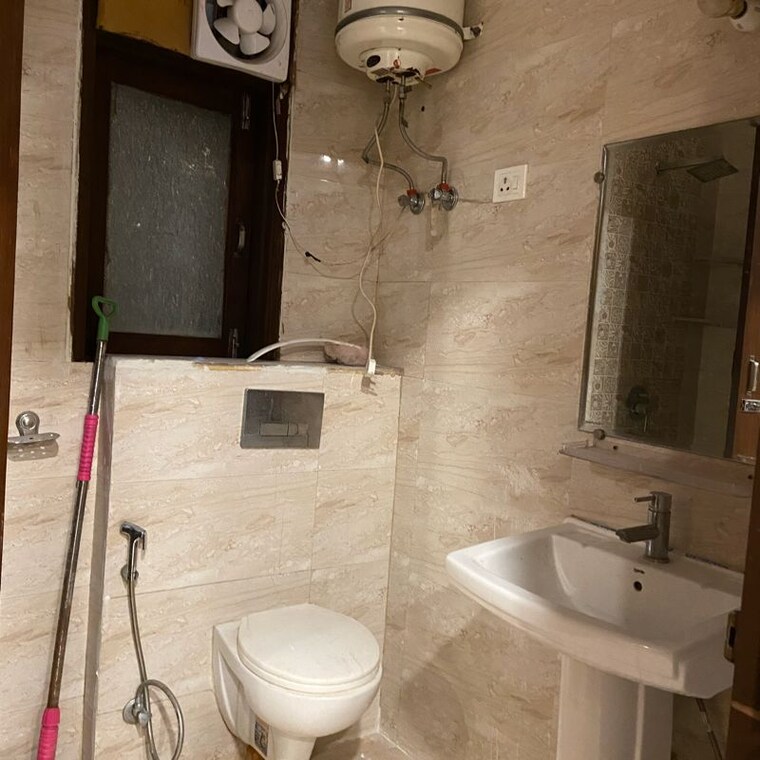 Bathroom, chattarpur 2 Bedroom 1000 Sq.Ft. Builder Floor In Chattarpur Delhi 9781766