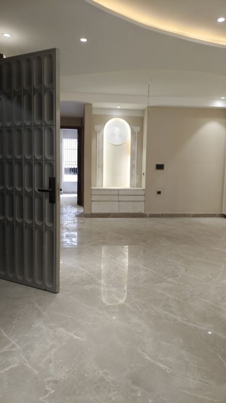 Living Room, parklands 4 Bedroom 250 Sq.Yd. Builder Floor In Sector 85 Faridabad 9781770