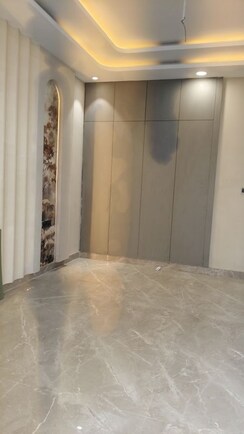 4 BHK + Servant Room Builder Floor For Sale in Parklands