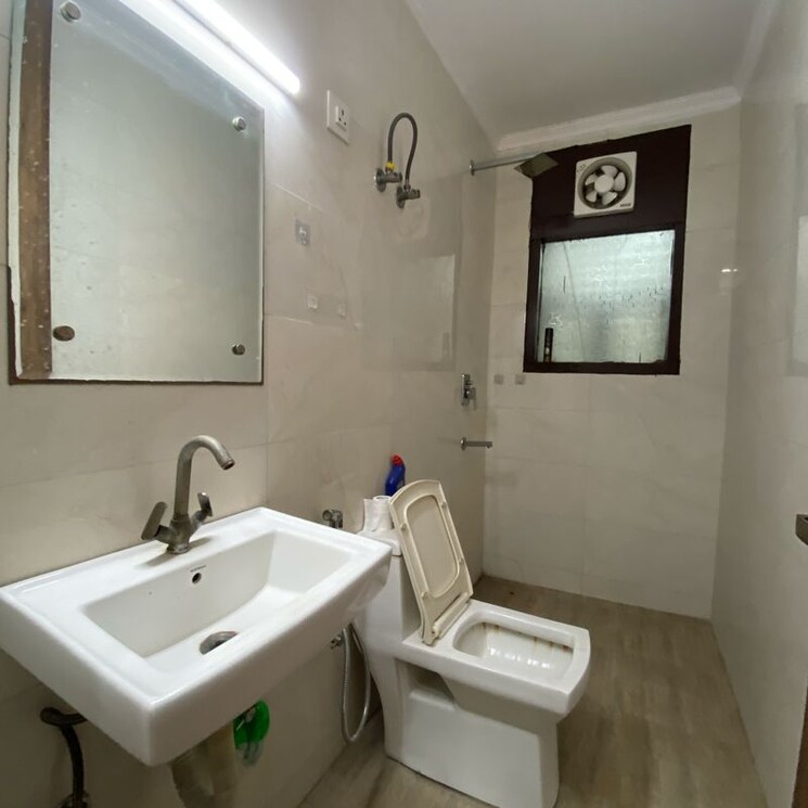 Bathroom, chattarpur 2 Bedroom 800 Sq.Ft. Builder Floor In Chattarpur Delhi 9781787
