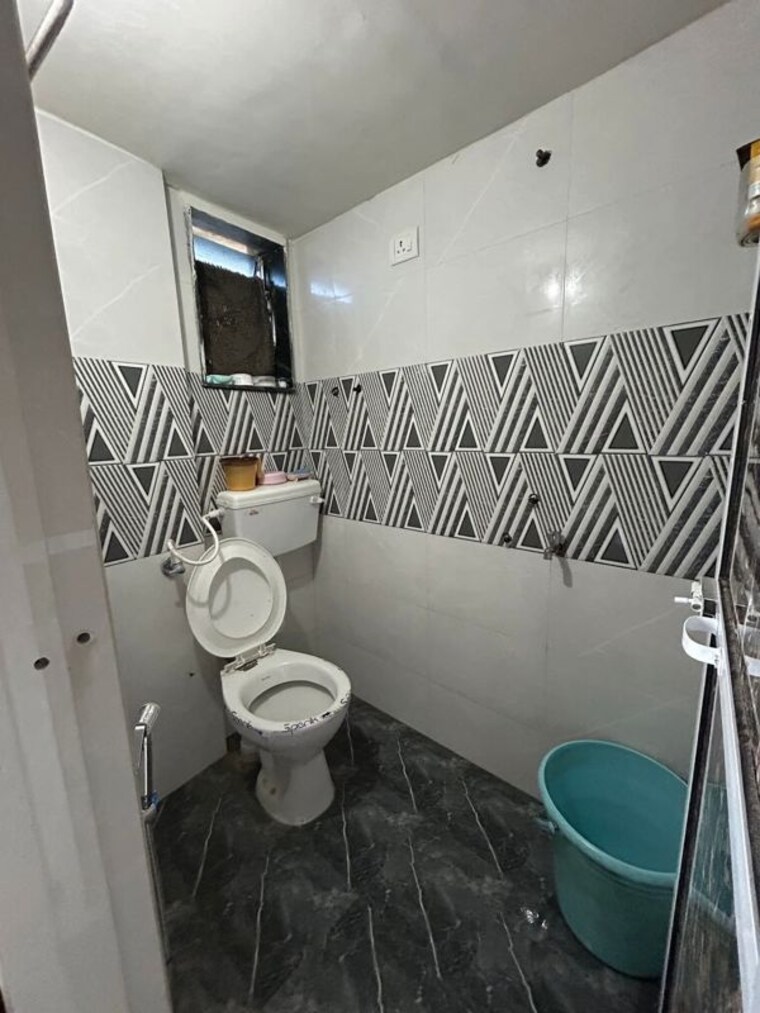 Room, goregaon east Pg For Girls In Goregaon East 9781794