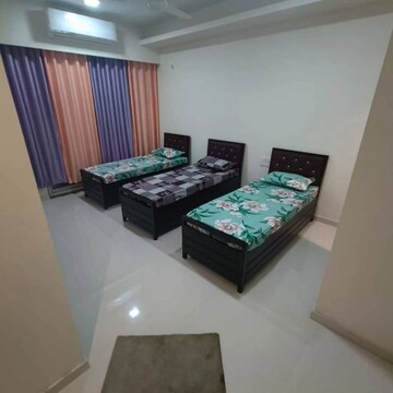 Room in  Pg at Goregaon East – for Rent