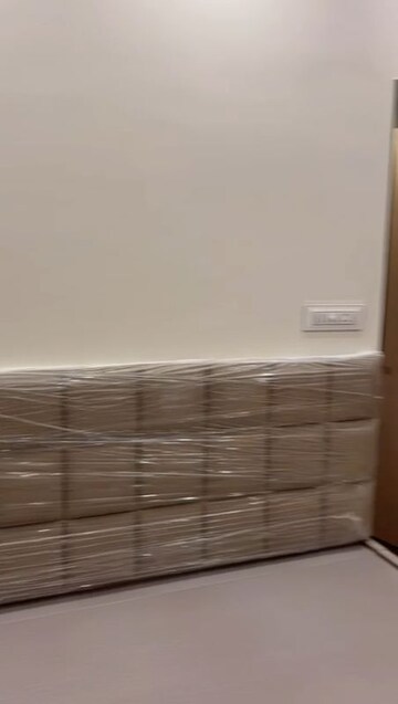 2 BHK Apartment For Rent in Lodha Vista, Lower Parel