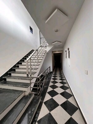 2 BHK Builder Floor For Rent in Chattarpur