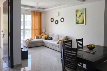 Living Room in 2.5 BHK Builder Floor at Unitech Woodstock Floors, Sector 50 – for Sale