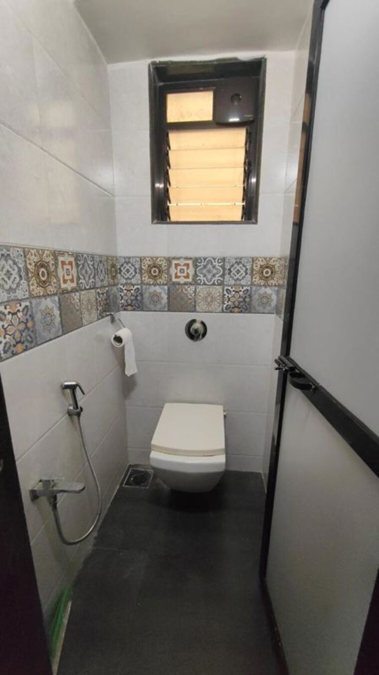 Bathroom, om-yogeshwar 1 Bedroom 450 Sq.Ft. Apartment In Dahisar West Mumbai 9781889