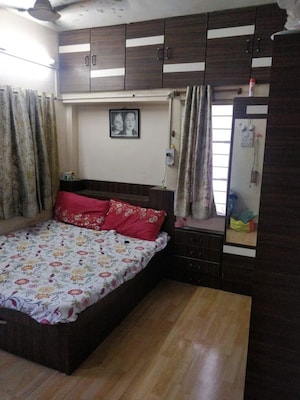 Bedroom in 1 BHK Apartment at Kothrud – for Rent