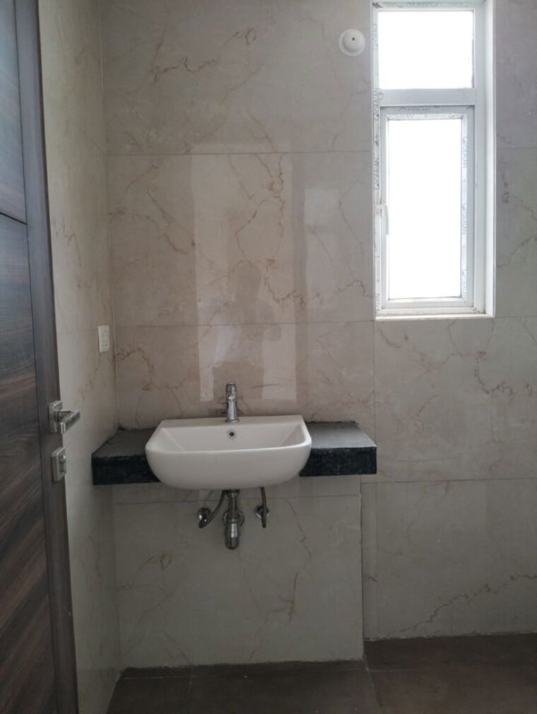 Bathroom, smart-world-gems 2.5 Bedroom 1208 Sq.Ft. Apartment In Sector 89 Gurgaon 9781890