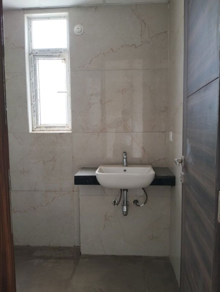 Bathroom, smart-world-gems 2.5 Bedroom 1208 Sq.Ft. Apartment In Sector 89 Gurgaon 9781890