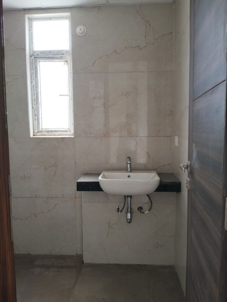 Bathroom, smart-world-gems 2.5 Bedroom 1208 Sq.Ft. Apartment In Sector 89 Gurgaon 9781890