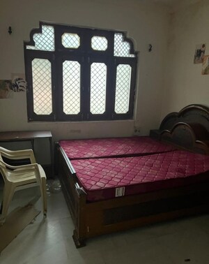 Bedroom in 1 BHK Independent House at Aliganj – for Rent