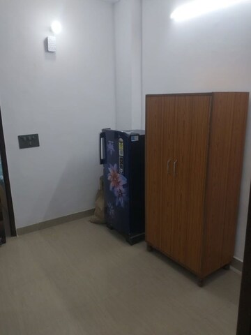 Room in 2 BHK Builder Floor at Acharya Niketan – for Rent